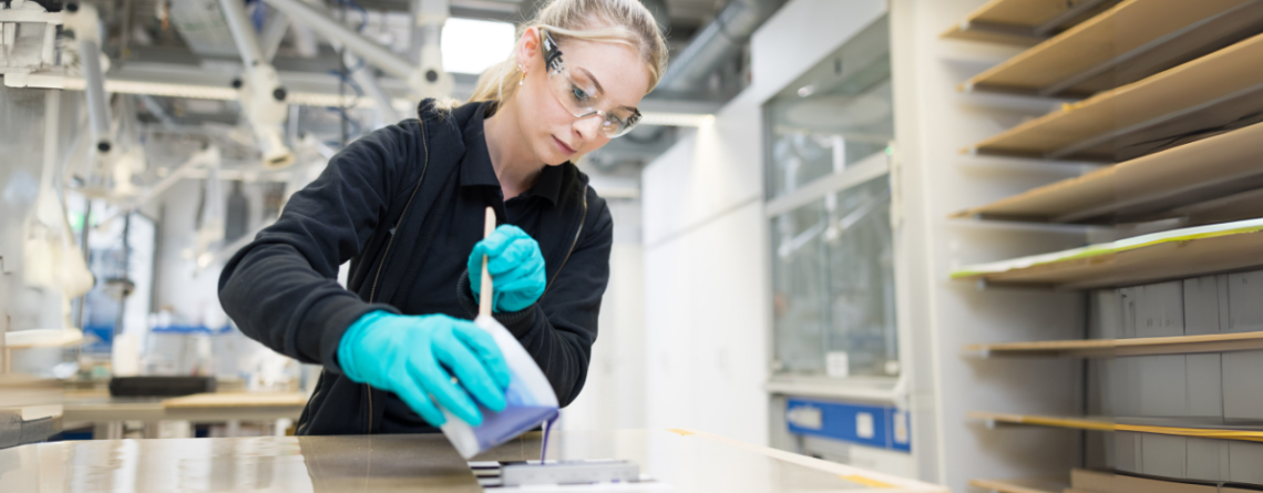 Teamleitung Entwicklungslabor (m/w/d) Schwerpunkt SMP-, Polyurethan- und Polyurea-Technologien, 1. Bild